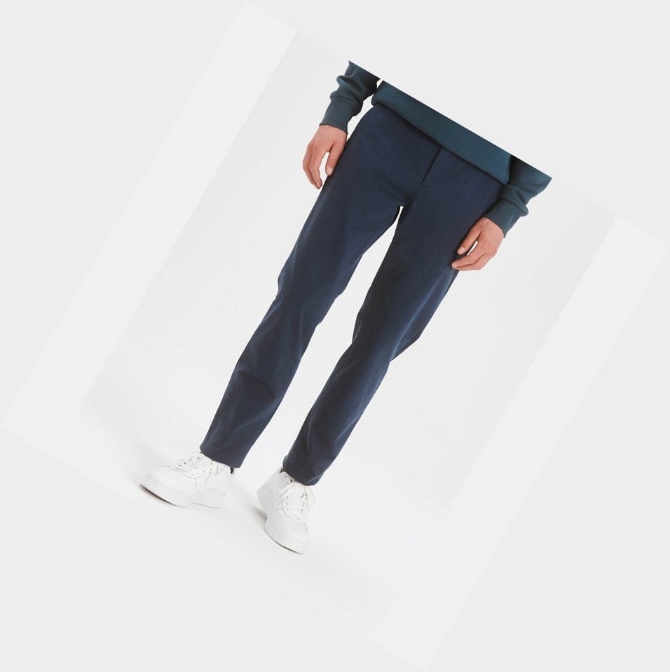 Aigle The Essential Chino Pantaloni Uomo Blu Marino | AMI-612359